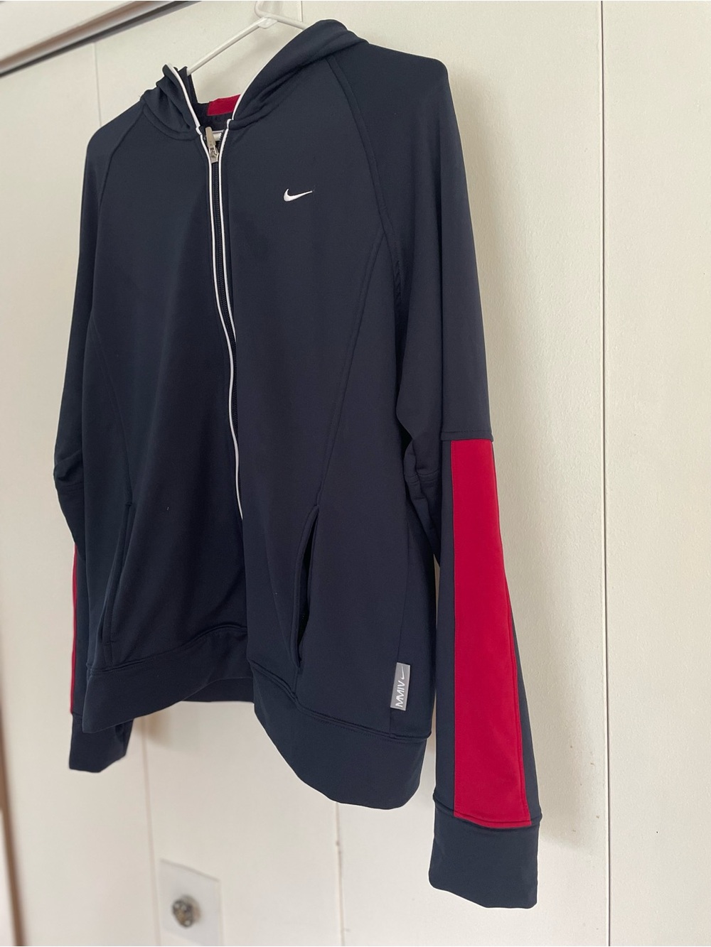 Women’s XL Nike Training Dri-Fit Navy/Red Hooded Jacket - Picture 6 of 11